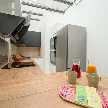 Chez L'antiquaire, Un Repaire Arty Aux Puces De Saint-ouen * Saint-Ouen (Seine-Saint-Denis)